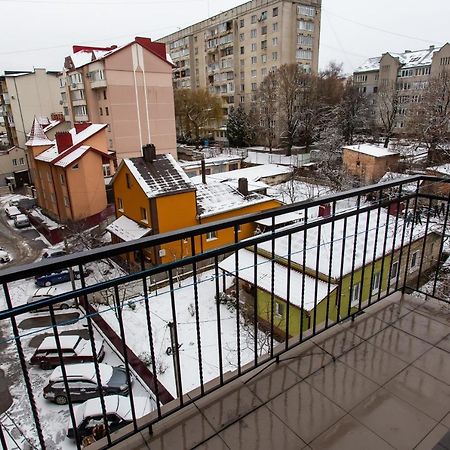 Подобово В Центрі Поряд Жд Ternopil Esterno foto
