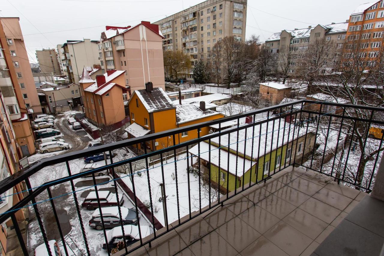Подобово В Центрі Поряд Жд Ternopil Esterno foto